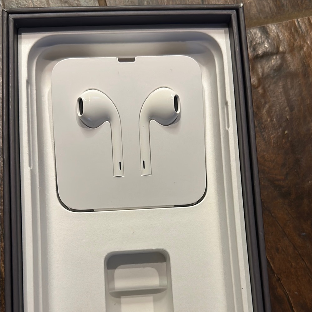 Apple White EarPods with Lightning Connector